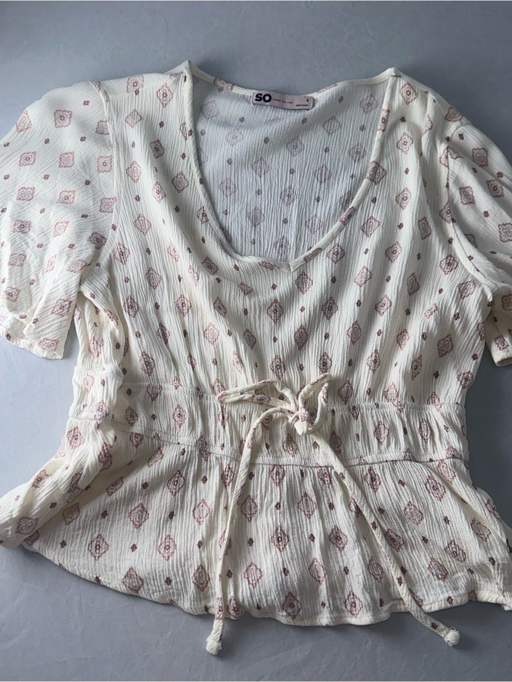 SO Cream Short Sleeve Tie-Waist Printed Peplum Top